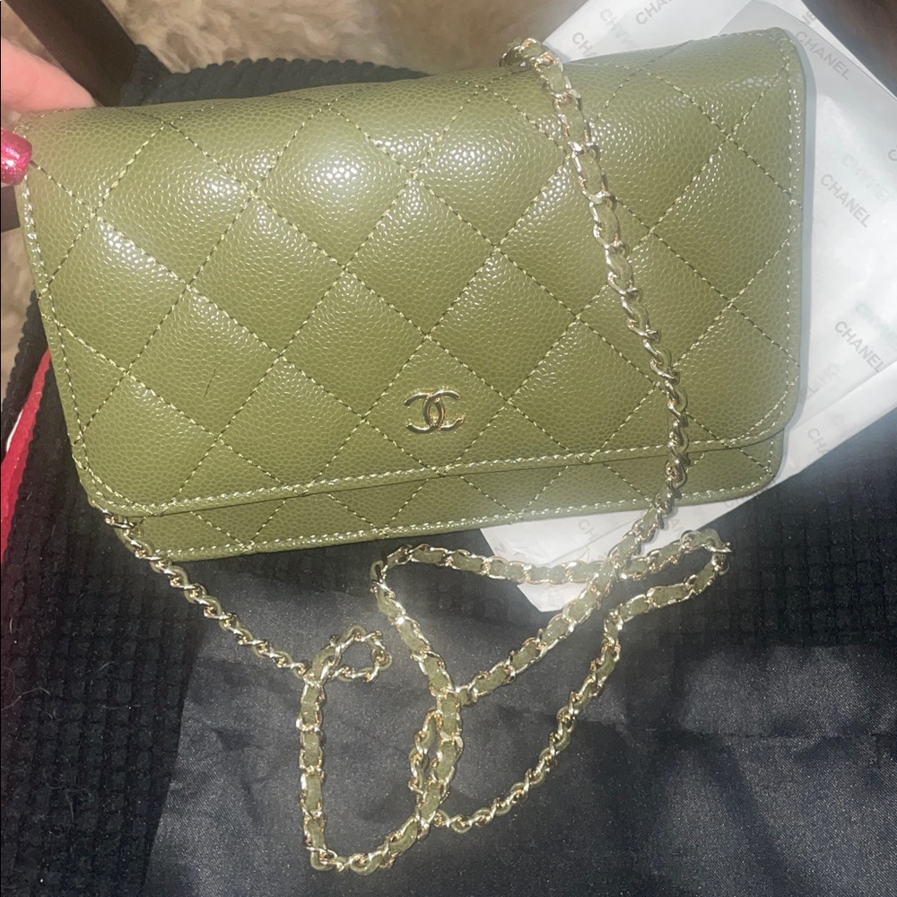 🥑 GREEN, GRAY OR LAVENDER soft quilted Crossbody Bag Wallet on braided chain - Picture 4 of 8